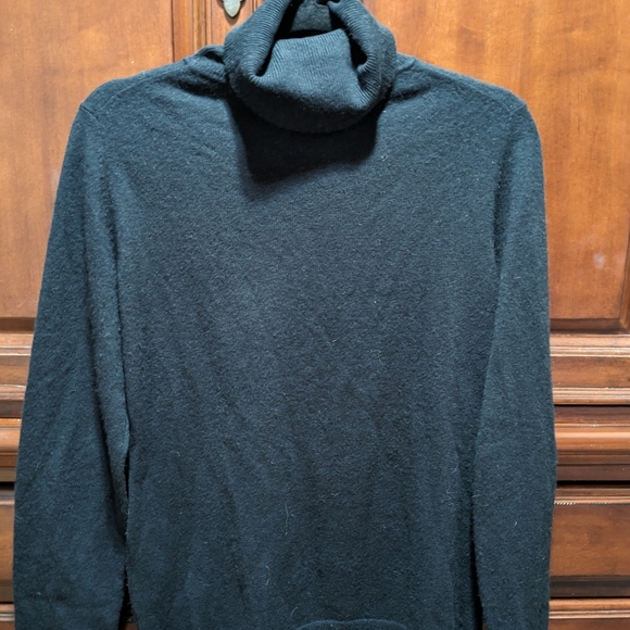 Garnet Hill Cashmere Turtleneck Sweater Black size Medium - Picture 5 of 5